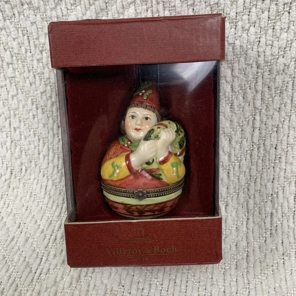 Villeroy & Boch 1748 Christmas Hinged Bone China Trinket‎ Box Boy Elf Gnome